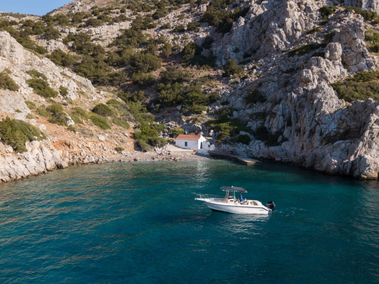 Alquiler de Boston Whaler Boston Whaler 23 Outrage en Ýdra