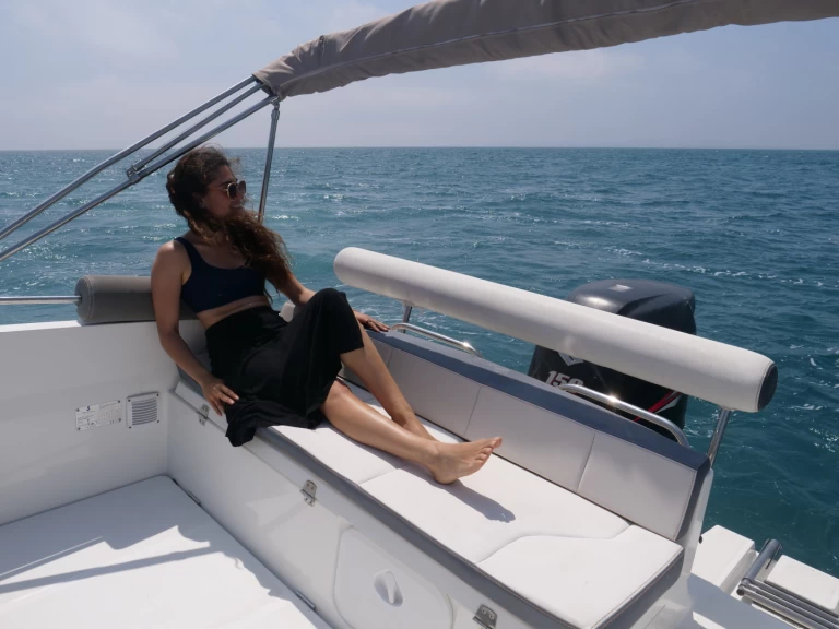 Alquiler de barcos Empuriabrava barato de Flyer 6.6 SPACEdeck