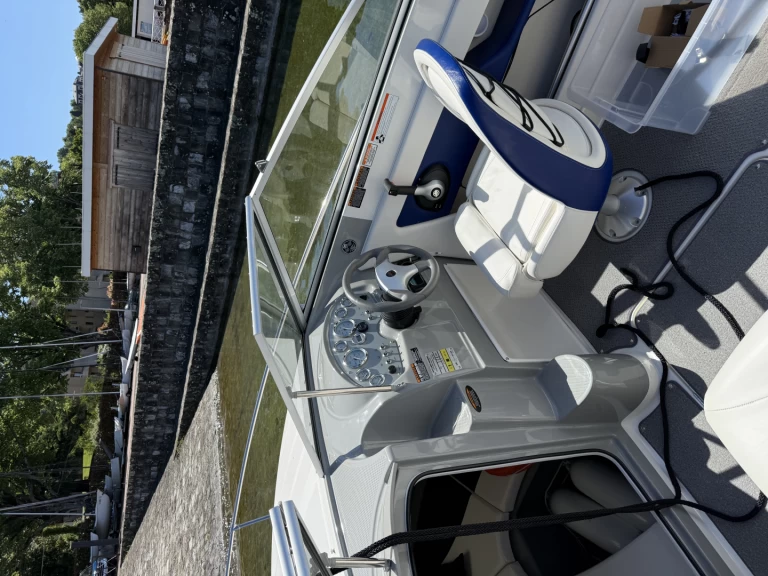 Lancha para alquilar Évian-les-Bains al mejor precio