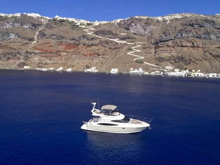 Alquiler de embarcaciones Régal Commodore 4260 enLávrio en Samboat