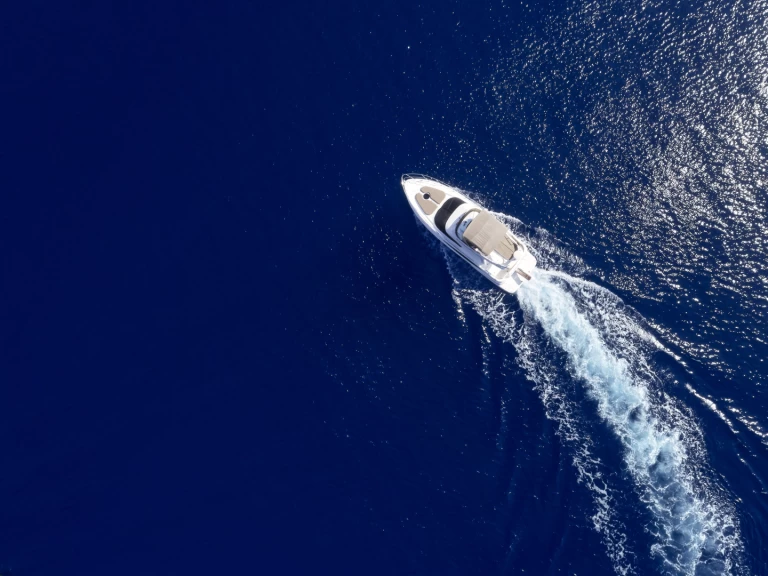 Alquiler de Lancha, con o sin patrón Régal Lávrio