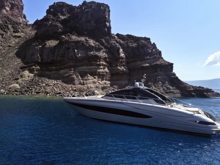 Riva Vertigo 63 de alquiler a Limáni Lavríou