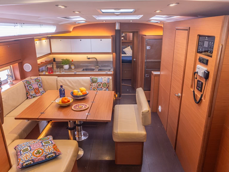 Alquiler Palermo - Dufour Dufour 530 en SamBoat