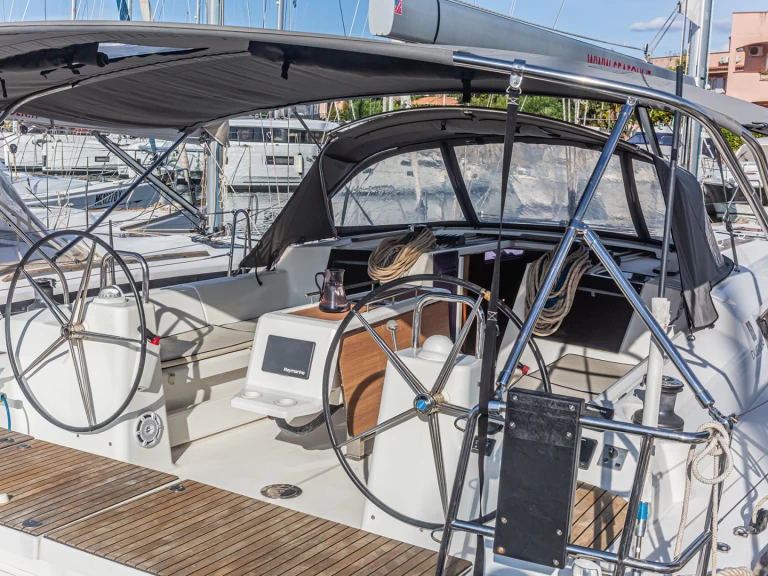 Alquiler de Dufour Dufour 460 Grand Large en Furnari