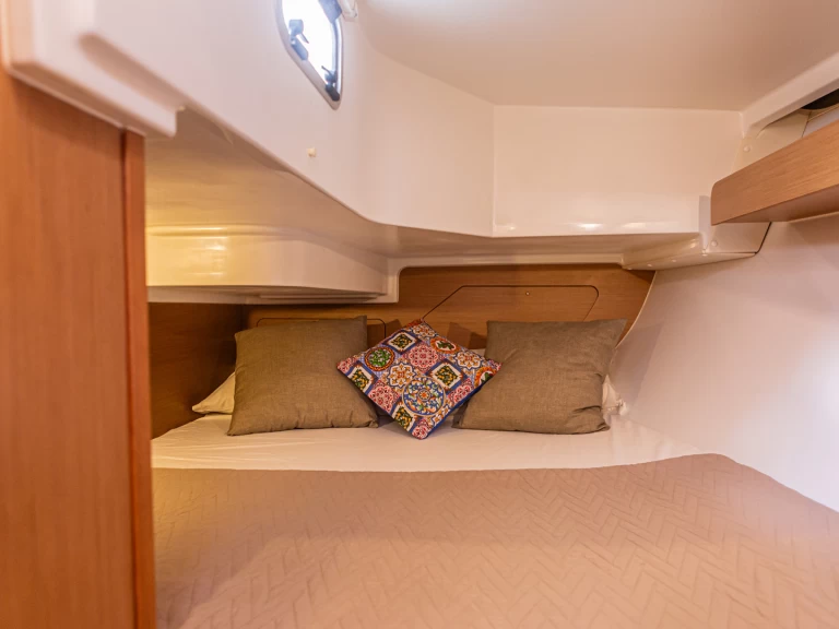 Jeanneau Sun Odyssey 319 de alquiler a Palermo