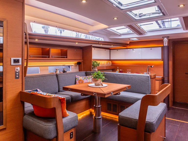 Velero para alquilar Furnari al mejor precio