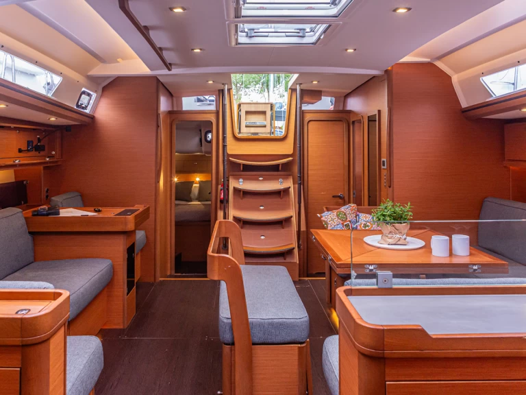 Dufour Dufour 56 Exclusive de alquiler a Furnari