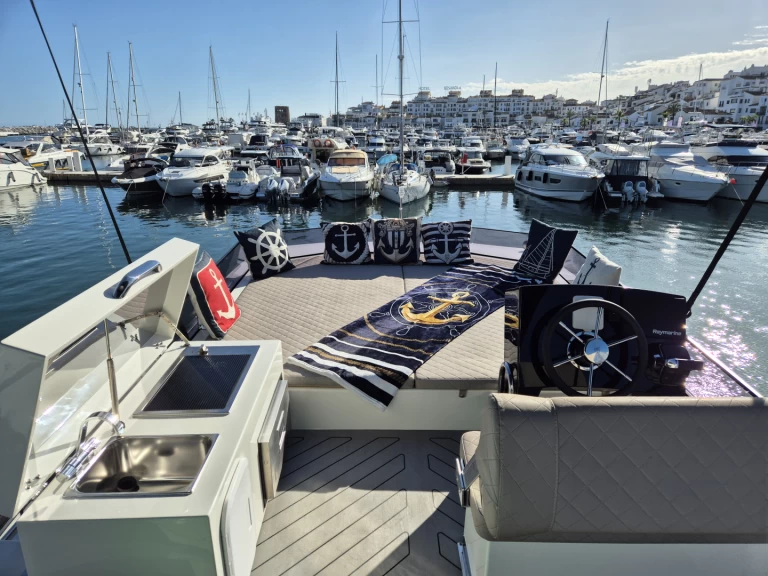 Alquiler de Cobra Maestro 42 en Puerto Banús