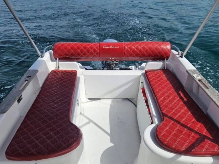 Alquiler de B2 Marine CAP-FERRET 452 Open San Permis en Port Santa-Lucia