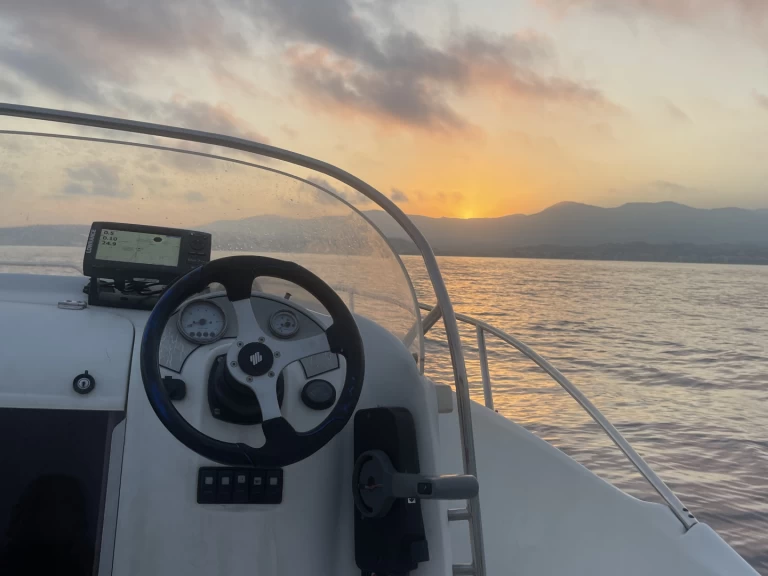 Alquiler de Lancha, con o sin patrón Bénéteau Saint-Laurent-du-Var