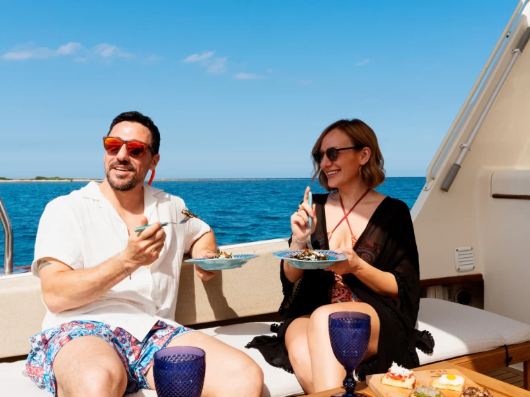 Alquiler de Hatteras Hatteras 52 Convertible en Marzamemi