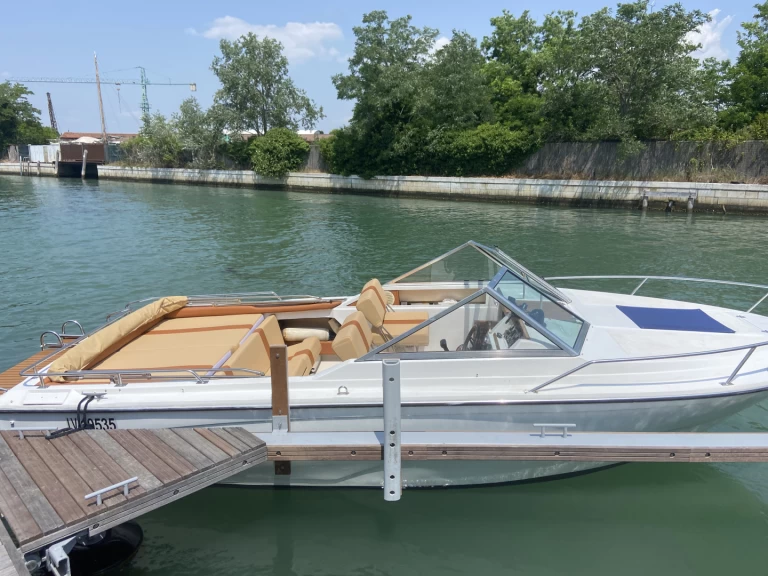 Alquiler de Glastron Laraya  en San Giuliano - Venezia