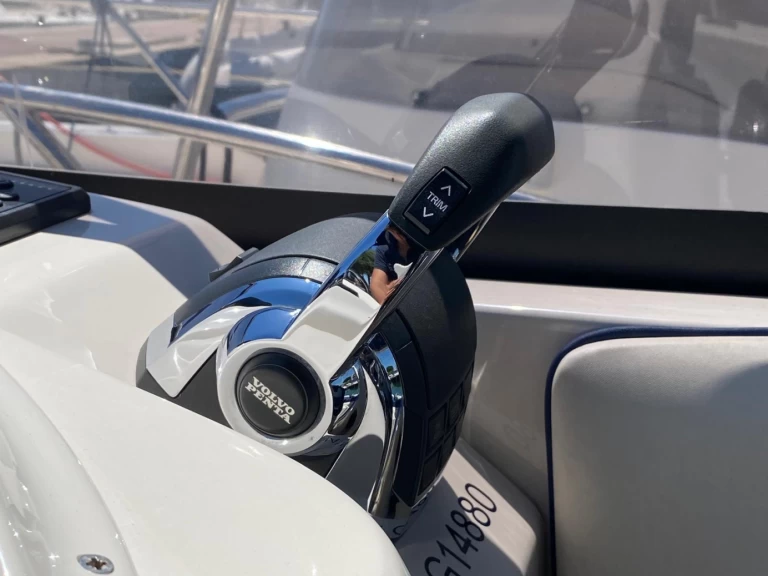 Alquiler Lancha Eolo con o sin  título de navegación