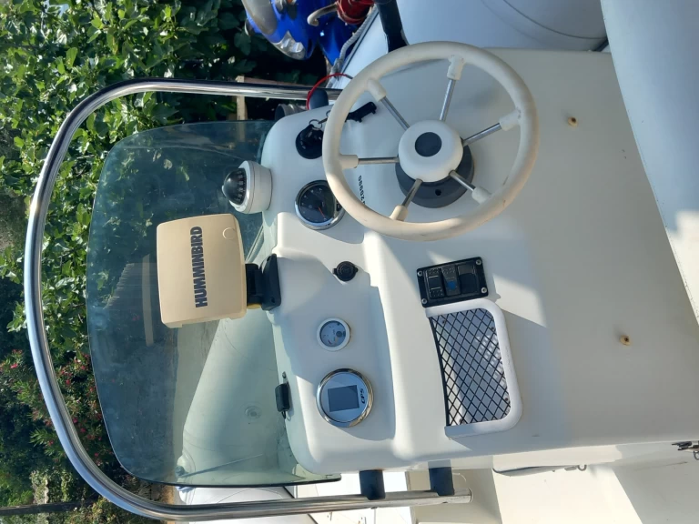 Alquiler de Neumática, con o sin patrón Zodiac Sainte-Lucie de Porto-Vecchio