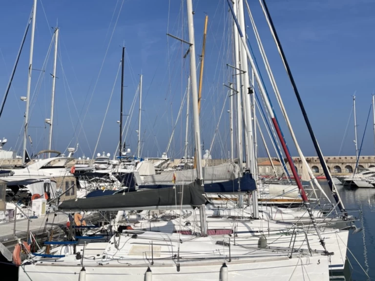 Alquiler de Velero, con o sin patrón Bénéteau Antibes