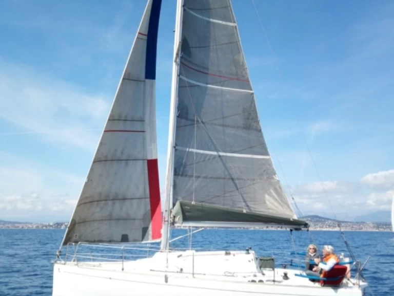 Velero para alquilar Antibes al mejor precio