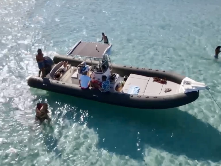 Alquiler Neumática en Palau - Capelli Tempest 900