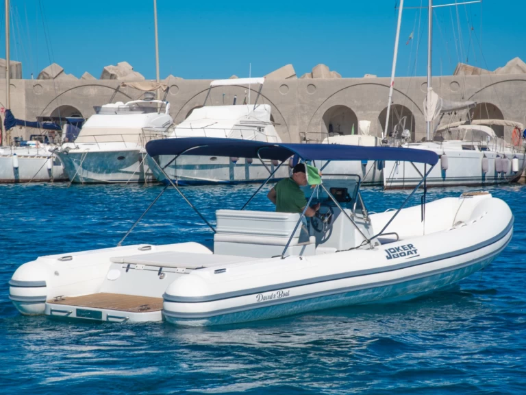 Alquiler de Neumática, con o sin patrón Joker Boat San Foca