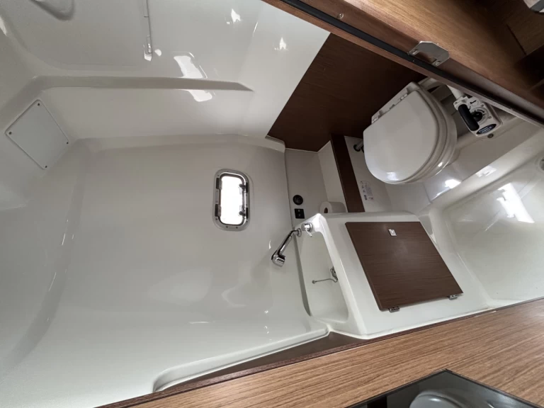 Alquiler de Jeanneau Cap Camarat 9.0 CC en Cannes