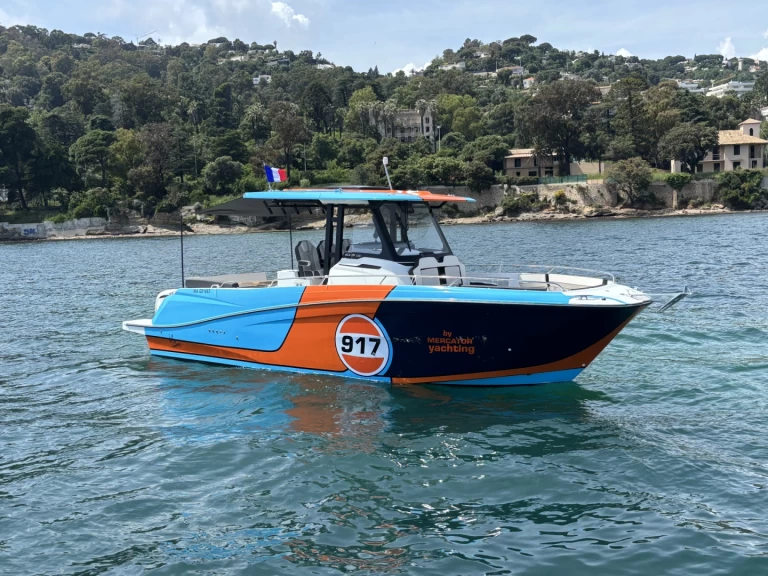 Jeanneau cap camarat 10.5 CC de alquiler a Cannes