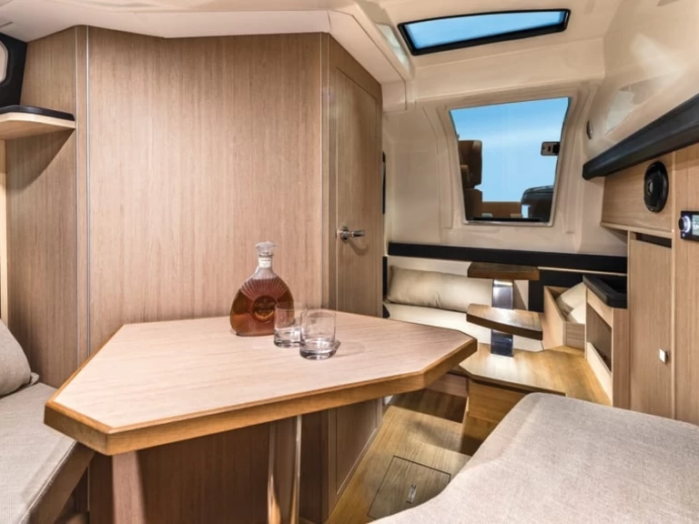 Alquiler de Lancha, con o sin patrón Cranchi Cannes