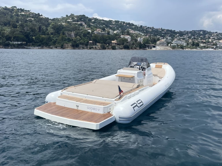 Alquiler de embarcaciones Renier Renier R9 Tourer enCannes en Samboat