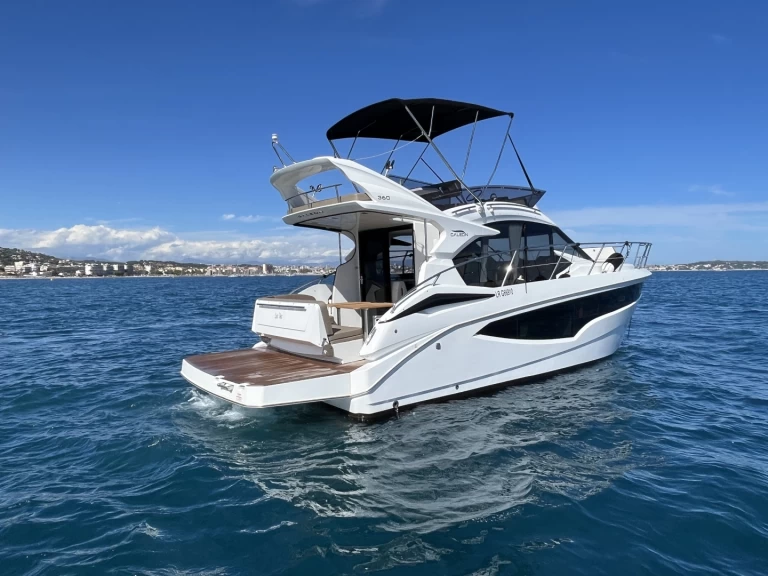 Alquiler de Galeon Galeon 360 Fly en Cannes