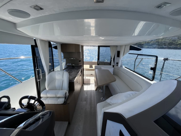 Alquiler de barcos Cannes barato de Galeon 360 Fly