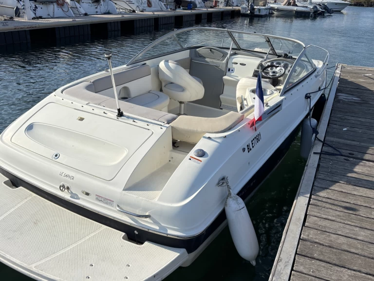 Alquiler Lancha en Le Cap d'Agde - Bayliner Cuddy 702