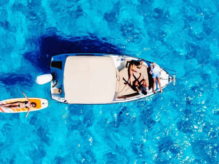 Alquiler de embarcaciones Polyester Yacht Open 605 enCiutadella en Samboat