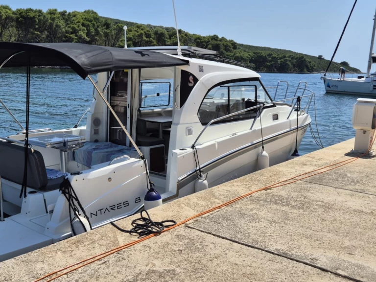 Alquiler de Lancha, con o sin patrón Bénéteau Borik Marina