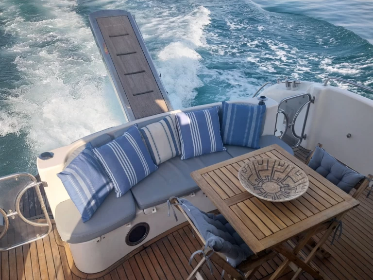 Doqueve Majestic 46 Fly de alquiler a Marbella