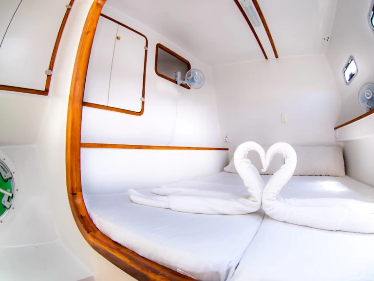 Catamarán para alquilar Trincomalee al mejor precio