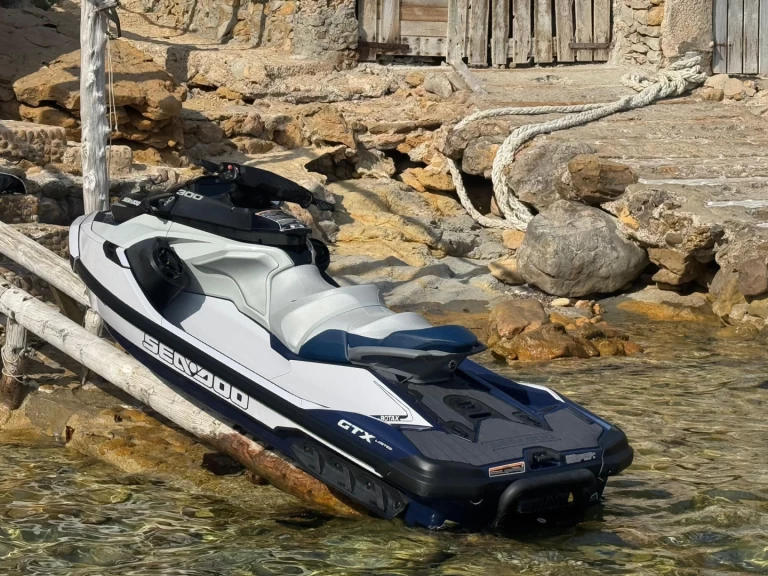 Sea-Doo Gtx limited 300 de alquiler a Marina Ibiza