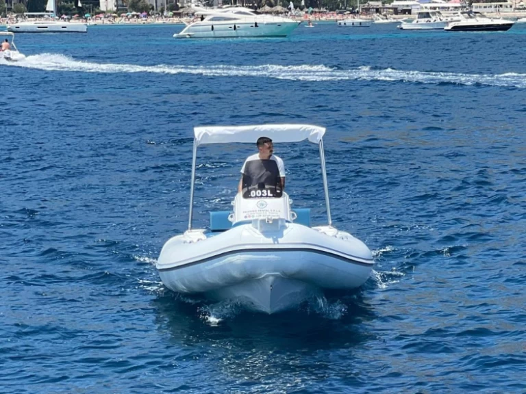 Alquiler Neumática 2 BAR con o sin  título de navegación