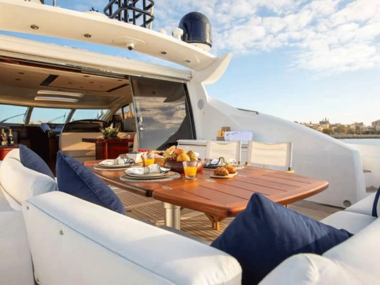 Alquiler de Yate de lujo, con o sin patrón Sunseeker Cannes