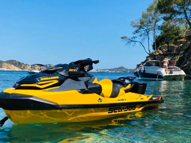 Alquiler de embarcaciones Sea-Doo RXT X 300 enMarina Ibiza en Samboat
