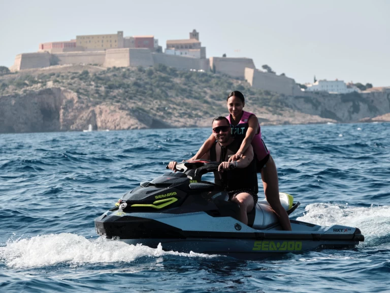Alquiler de Sea-Doo RXT-X 325 cv en Ibiza (Ciudad)