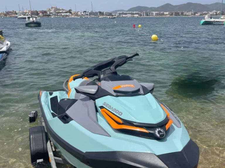 Alquiler de barcos Ibiza (Ciudad) barato de WAKE PRO 230