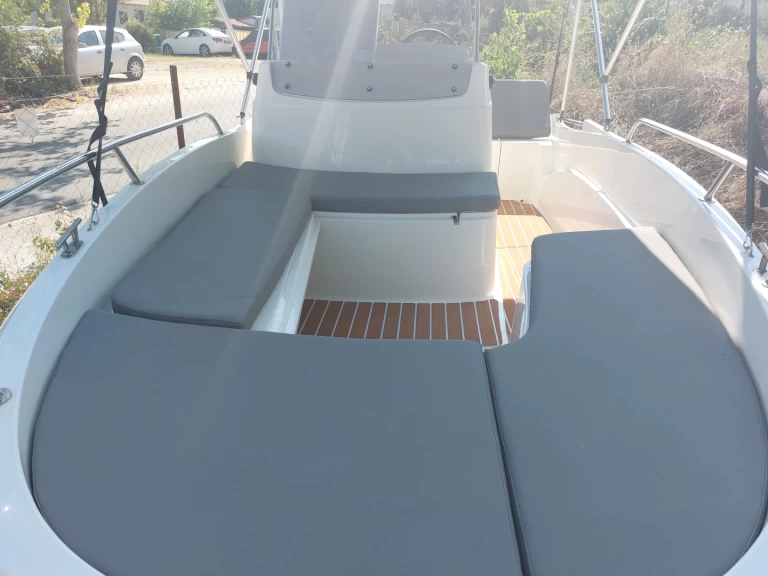 Alquiler Lancha Remus con o sin  título de navegación