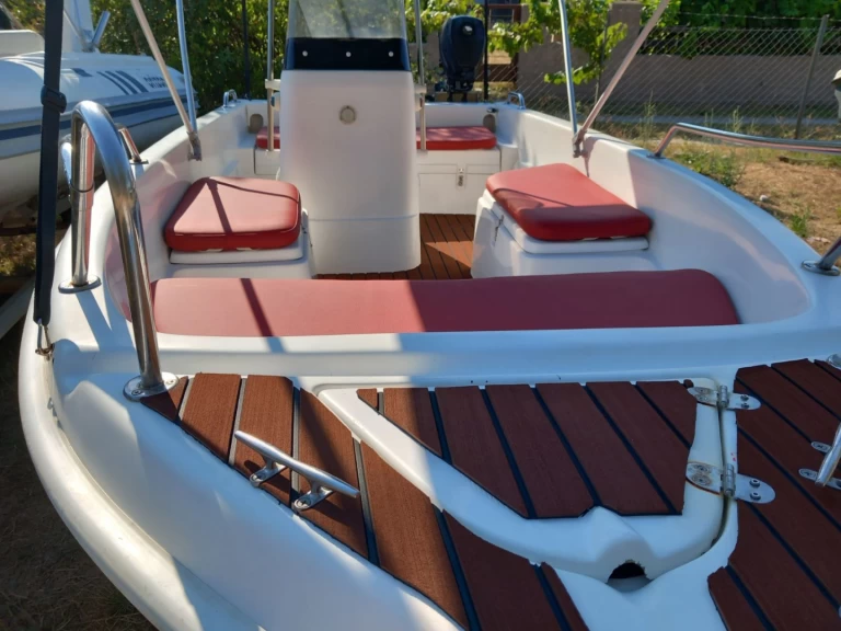 marinco fish & fun 450 de alquiler a Vourvourou