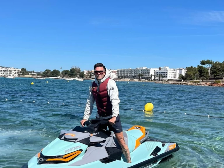 Alquiler Moto de agua en Ibiza (Ciudad) - Sea-Doo WAKE PRO 230