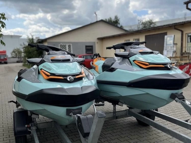 Alquiler Moto de agua Sea-Doo con o sin  título de navegación