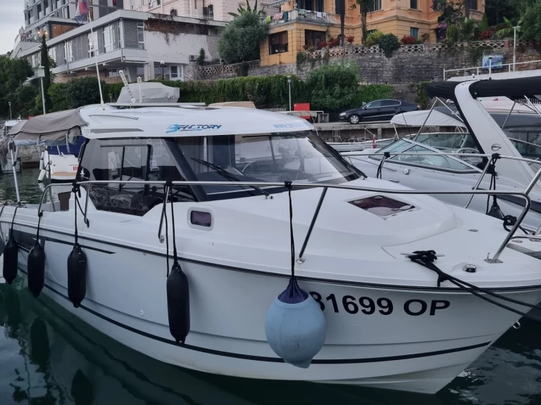 Alquiler de Jeanneau Merry Fisher 795 en Opatija
