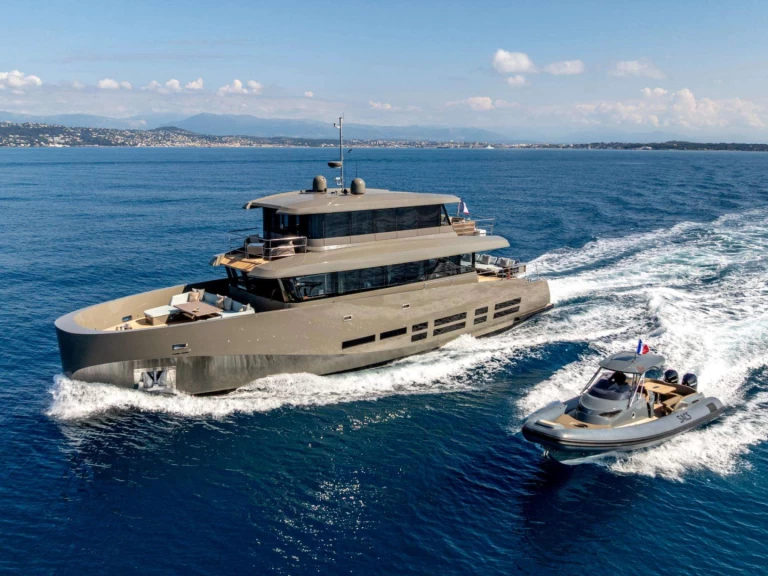 Alquiler de WALLY YACHTS KOKONUT'S WALLY en Antibes