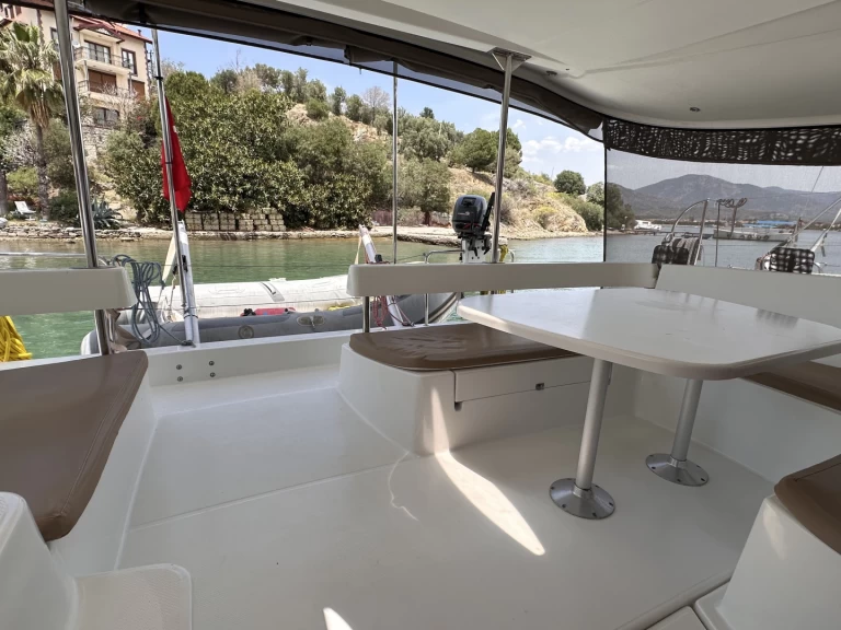 Alquiler de Catamarán, con o sin patrón Fountaine Pajot Fethiye