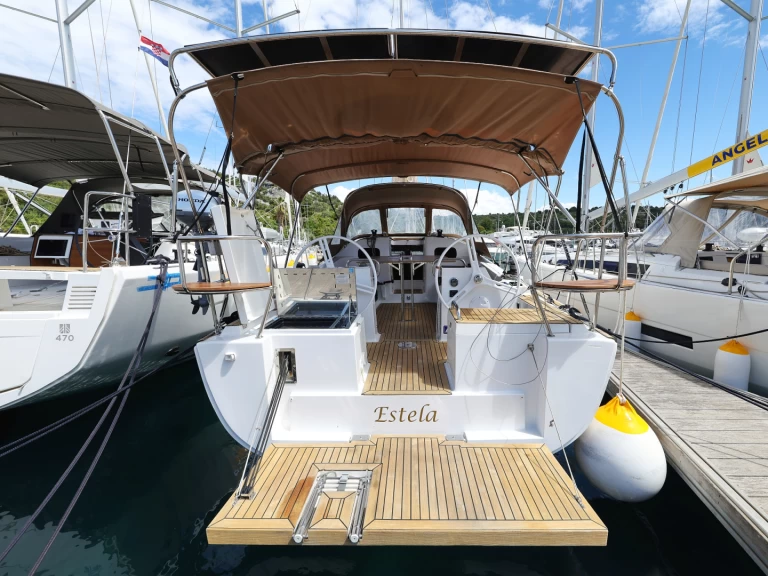 Alquiler de Velero, con o sin patrón Elan Primošten