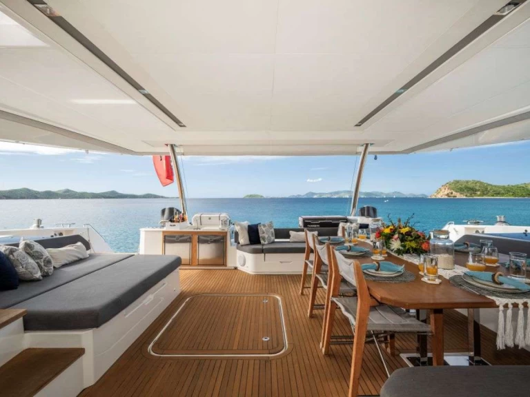 Alquiler Yate de lujo Fountaine Pajot con o sin  título de navegación