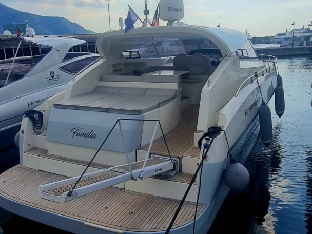 PRIMATIST By Bruno Abbate G46 de alquiler a Porto de Sorrento