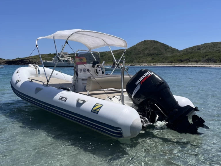 Alquiler de Zodiac Medline II C en Mahón